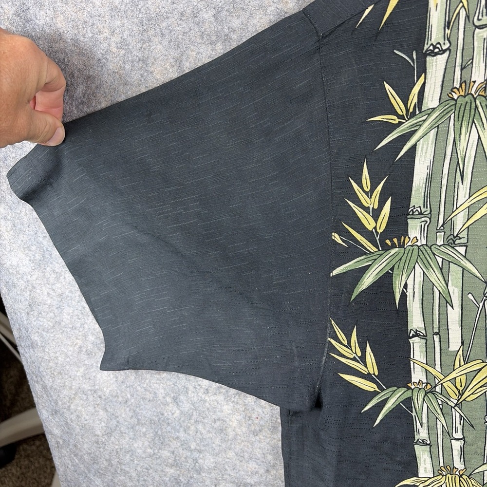 Tommy Bahama Men's Short Sleeve Button-Up Shirt, Silk, Size M - Picture 2 of 6